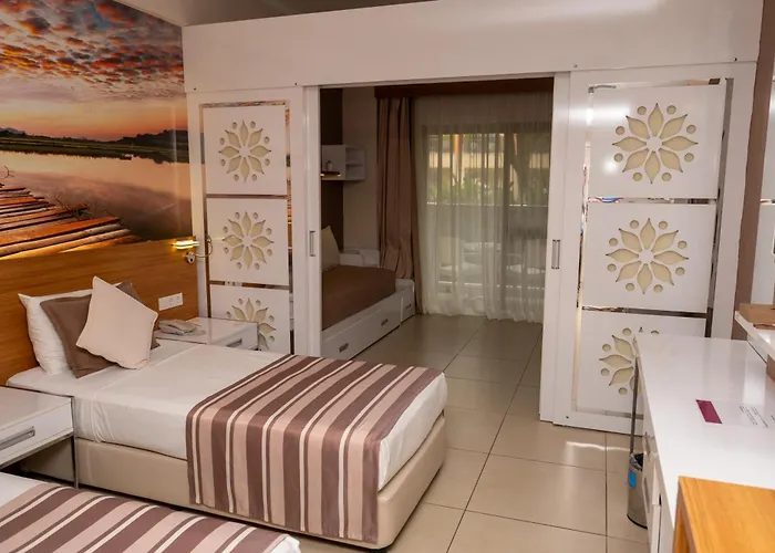 מלון Village Tuerkiye 4*